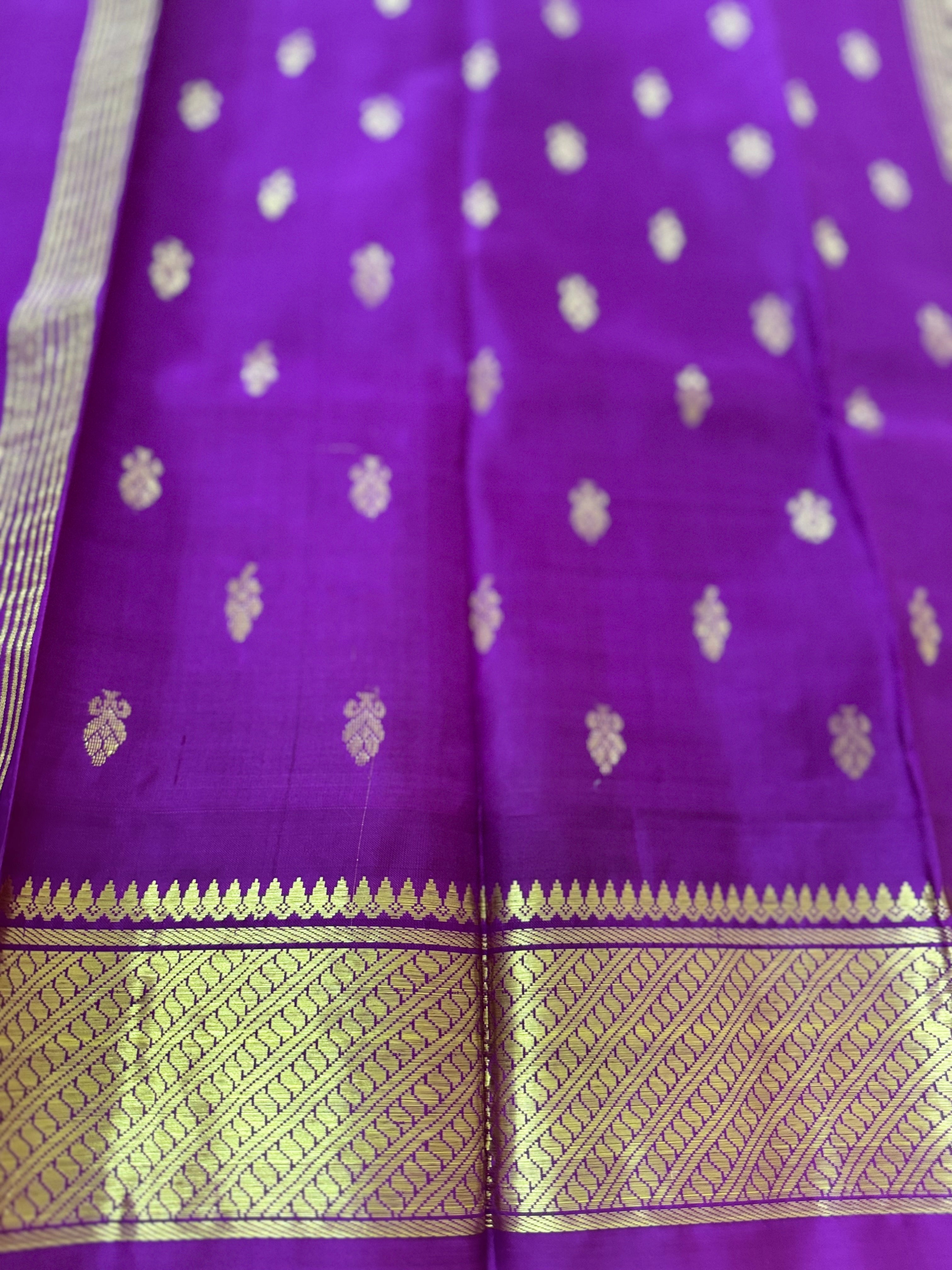 Pure Handloom Thirubhuvanam Silk Saree | Single Side கத்திரிப்பூ Border | கிளிப்பச்சை Body