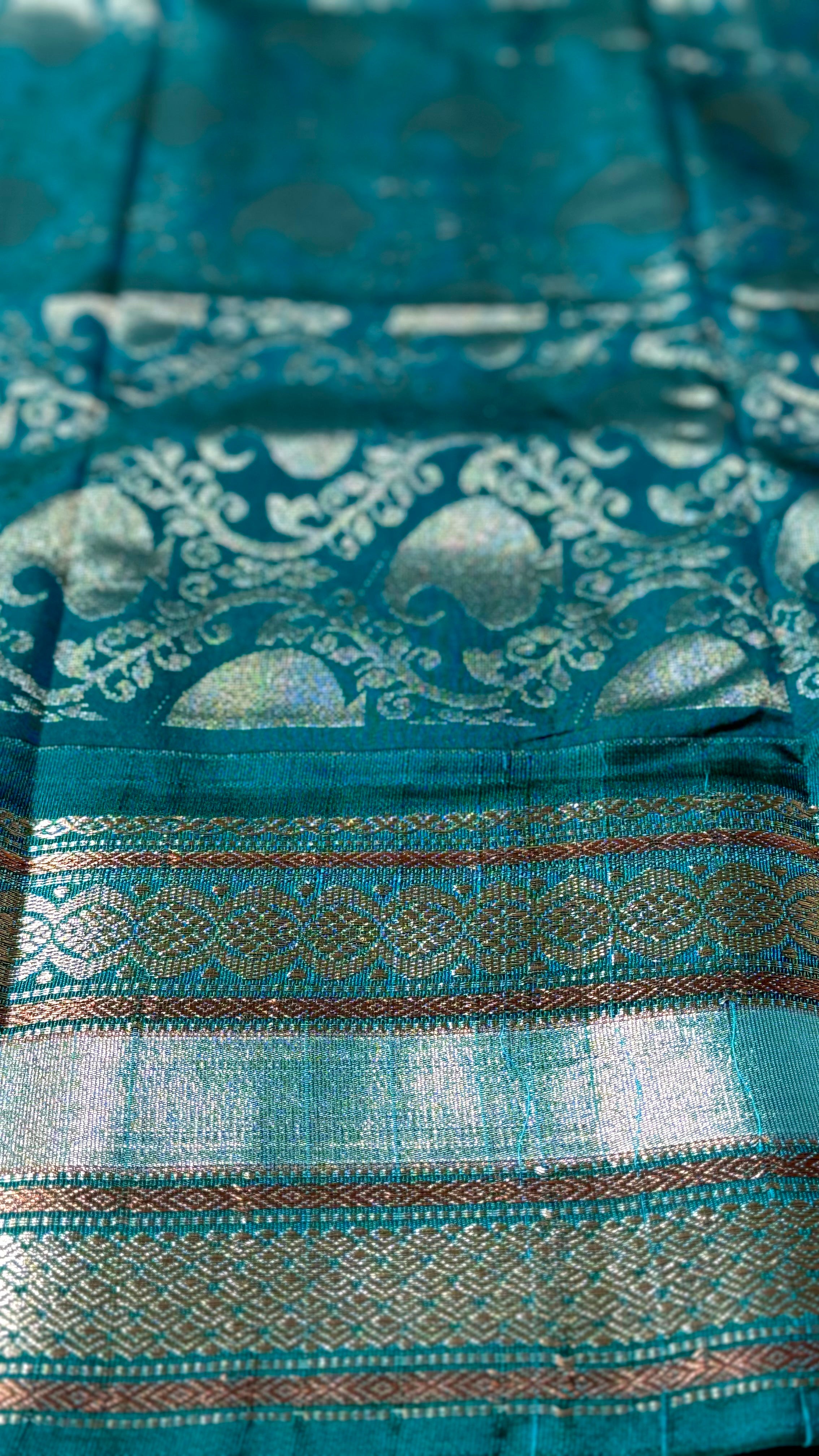 Silk Saree - Varisaipet Korvai Border & Flower Motifs